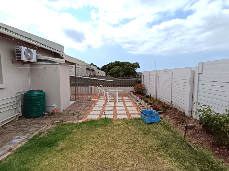 2 Bedroom Property for Sale in Wavecrest Eastern Cape